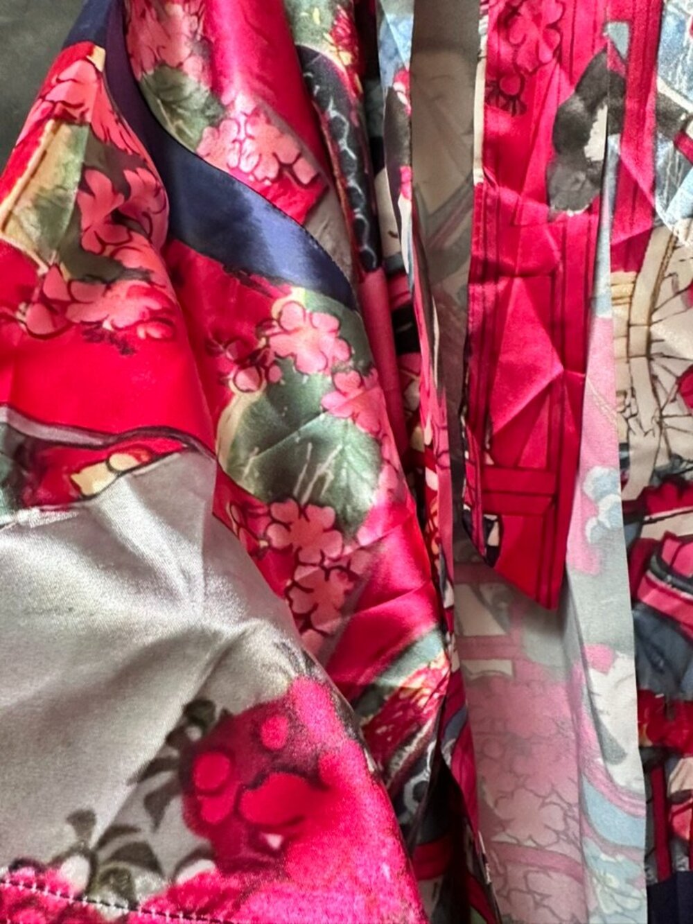 Toyohara Chikanobu Red Geisha Girls Glossy Short Sleeve Kimono Robe Size XL OS - Picture 8 of 9